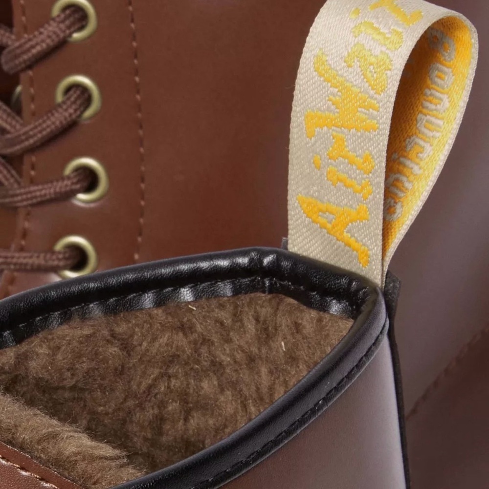 NWT Dr. Martens VEGAN 1460 FAUX FUR LINED LACE UP BOOTS SZ 41 - Picture 2 of 13